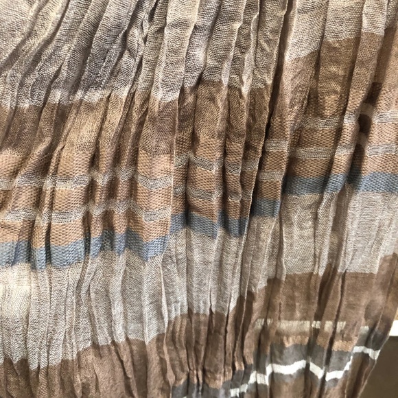 ✨Host Pick ✨ Medium Brown/grey striped scarf by Blu - Picture 2 of 3